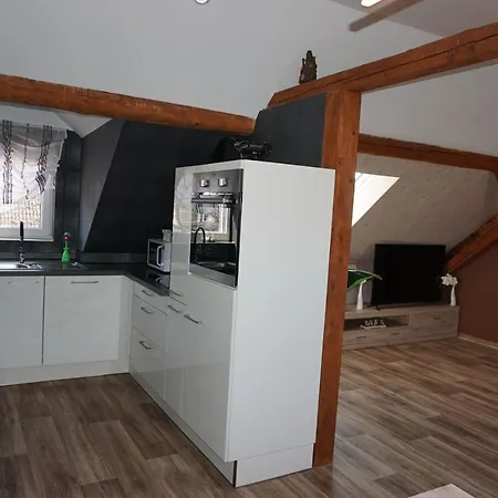 Aussergewoehnliche Dachgeschosswohnung Monteure Herzlich Willkommen, Kostenloses Wlan, Kostenlose Parkplaetze * Königslutter am Elm