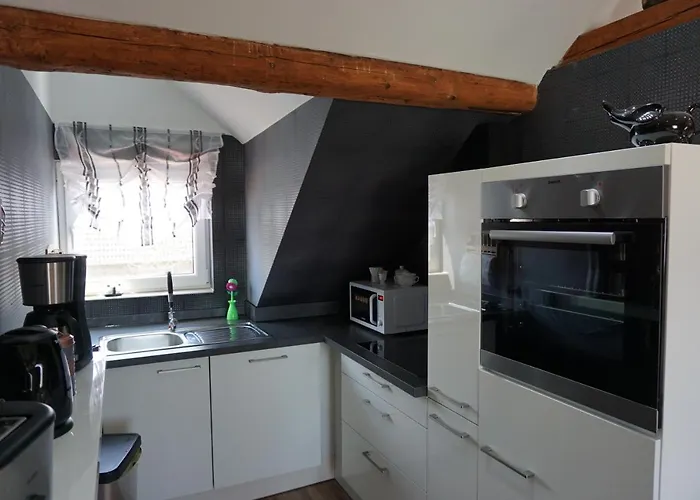 Apartment Außergewöhnliche Dachgeschosswohnung Monteure Herzlich Willkommen, Kostenloses Wlan, Kostenlose Parkplätze *